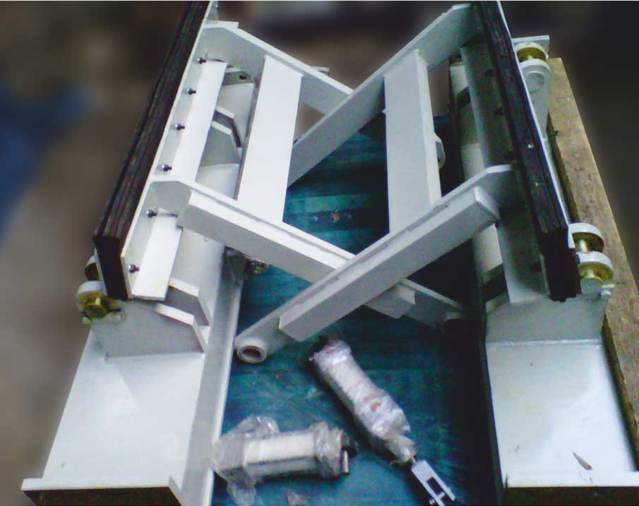 Back roll wiper assembly